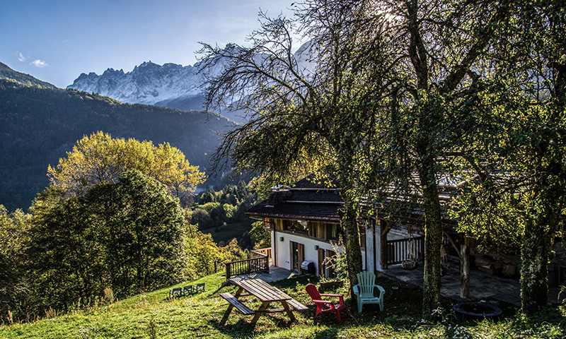 How Homestays in Garhwal Support Local Mountain Economies